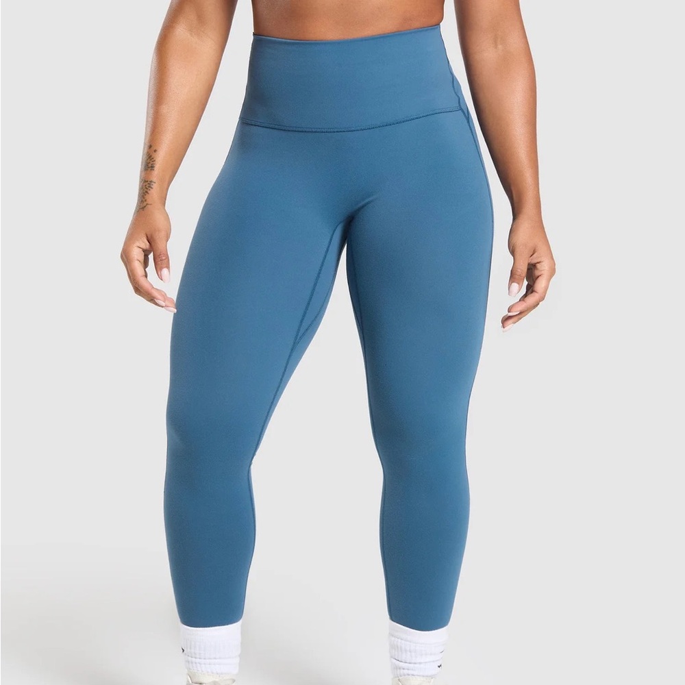 Gymshark LEGACY LOGO LEGGINGS Blue size L NWT